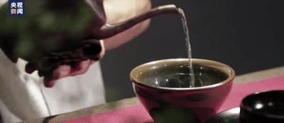 DƬ